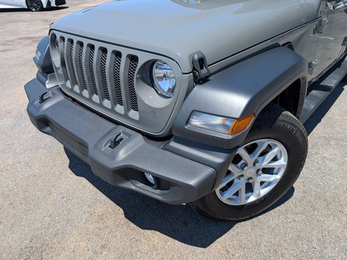 Used 2023 Jeep Wrangler Unlimited Sport AWD/4WD image 13