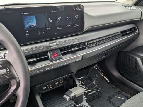 Used 2025 Kia K4 FWD image 15