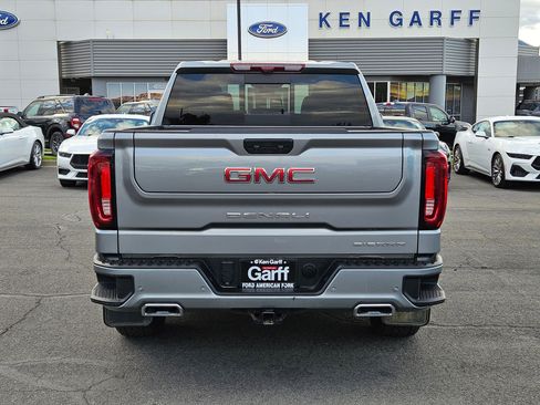Used 2024 GMC Sierra 1500 Denali w/ Technology Package AWD/4WD image 7