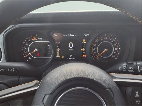 Used 2024 Jeep Wrangler Sport S image 15