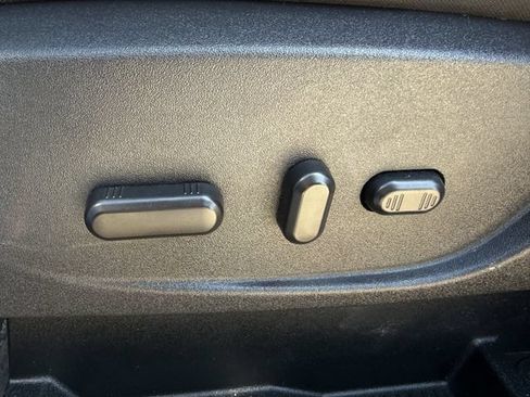Used 2018 Ford Escape SE FWD image 25