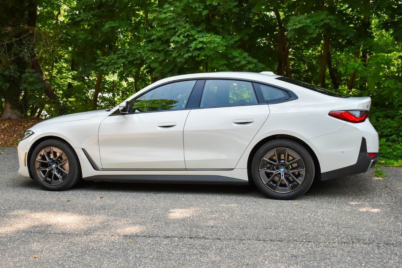 Used 2023 BMW i4 eDrive35 w/ Premium Package RWD image 5