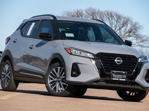 Certified 2024 Nissan Kicks SR w/ SR Premium Package image 2