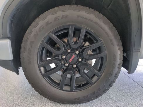 Used 2024 GMC Sierra 1500 Elevation image 10