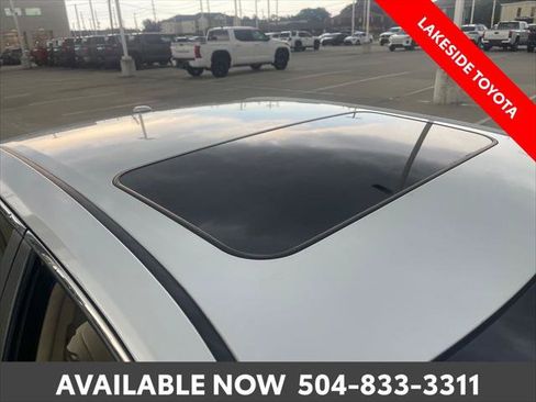 Certified 2017 Toyota Camry XLE FWD image 10