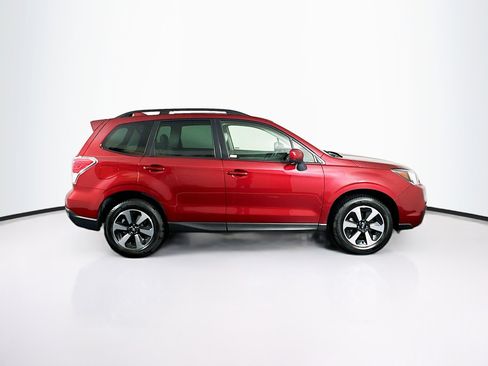Used 2018 Subaru Forester 2.5i Premium w/ All-Weather Package image 10