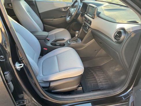 Used 2021 Hyundai Kona Limited image 32