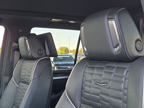 Used 2026 Cadillac Escalade Platinum Luxury w/ LPO, Floor Liner Package AWD/4WD image 12