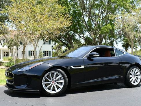 Used 2018 Jaguar F-TYPE Coupe RWD image 18