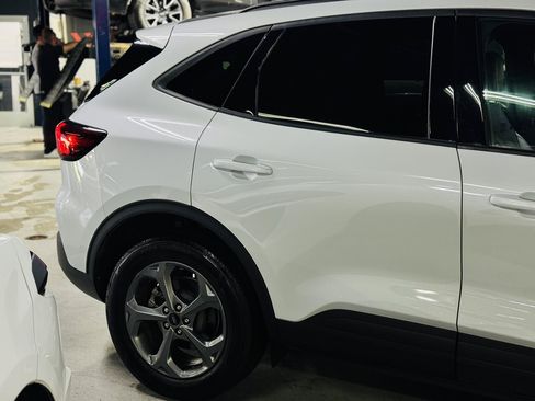 Used 2025 Ford Escape ST-Line Select AWD/4WD image 5