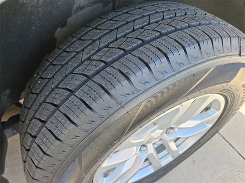 Used 2024 Chevrolet Tahoe LT image 29