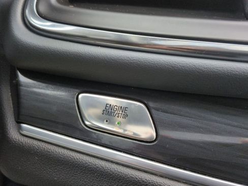 Used 2020 Buick Enclave Essence w/ Sound and Sites Package image 19