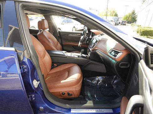 Used 2015 Maserati Ghibli S Q4 AWD/4WD image 32