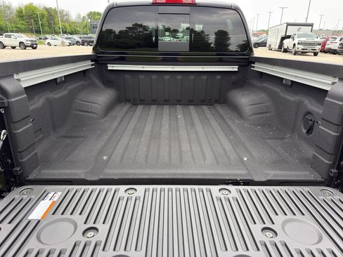 New 2026 Nissan Frontier SV AWD/4WD image 8