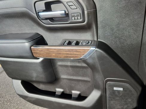 Used 2019 Chevrolet Silverado 1500 High Country image 9