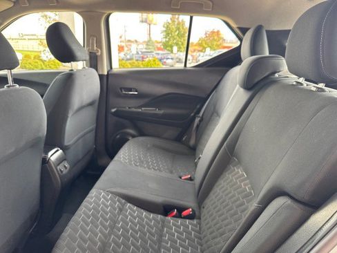 Used 2023 Nissan Kicks SV image 7