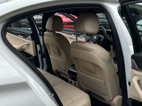 Used 2017 BMW 530i image 28