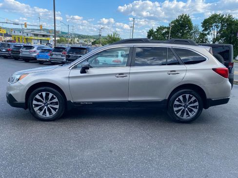 Used 2017 Subaru Outback 2.5i Limited AWD/4WD image 6