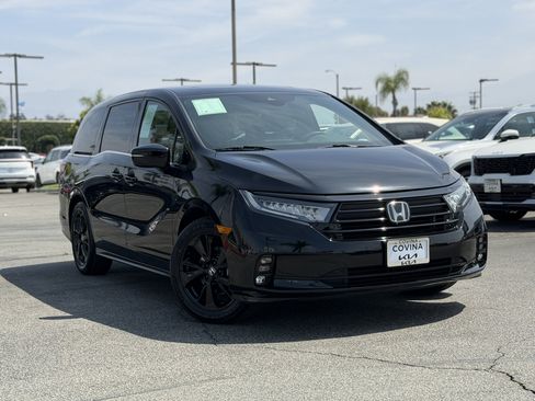 Used 2024 Honda Odyssey Sport image 2