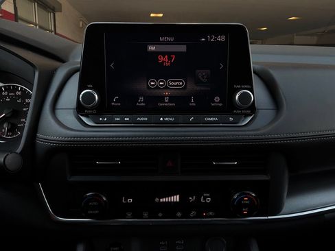 Used 2025 Nissan Rogue SV FWD image 30