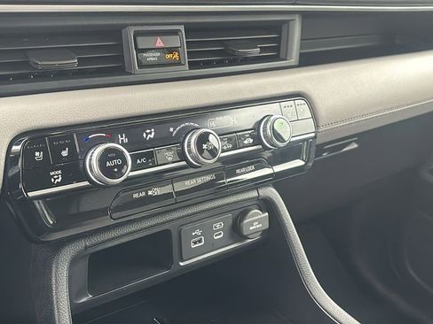 Used 2023 Honda Pilot Elite image 21