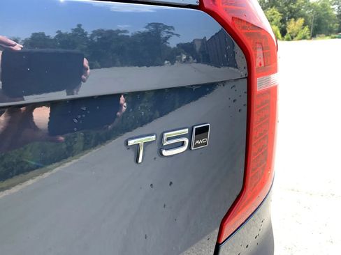 Used 2019 Volvo XC90 T5 Momentum w/ Protection Package Premier AWD/4WD image 10