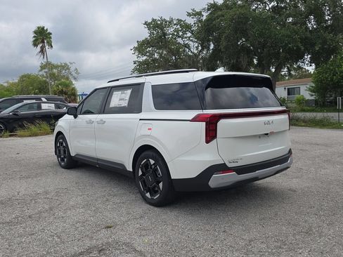 New 2026 Kia Carnival EX FWD image 6