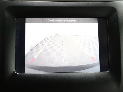 Used 2019 Jeep Cherokee Latitude Plus w/ Comfort/Convenience Group AWD/4WD image 14