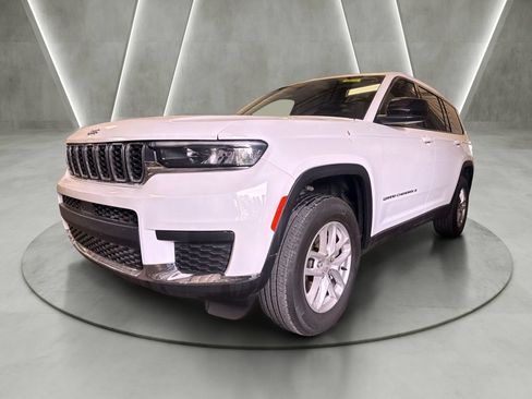 Used 2023 Jeep Grand Cherokee L Laredo AWD/4WD image 3