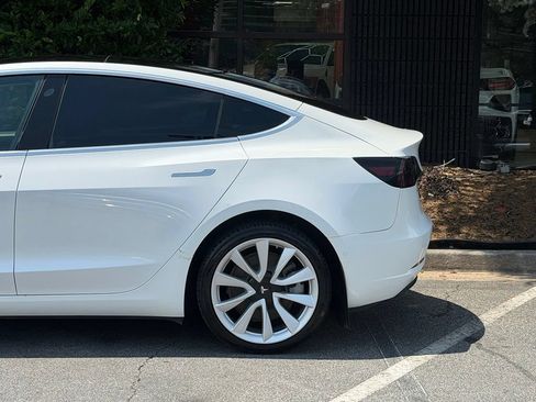 Used 2020 Tesla Model 3 Standard Range Plus RWD image 10