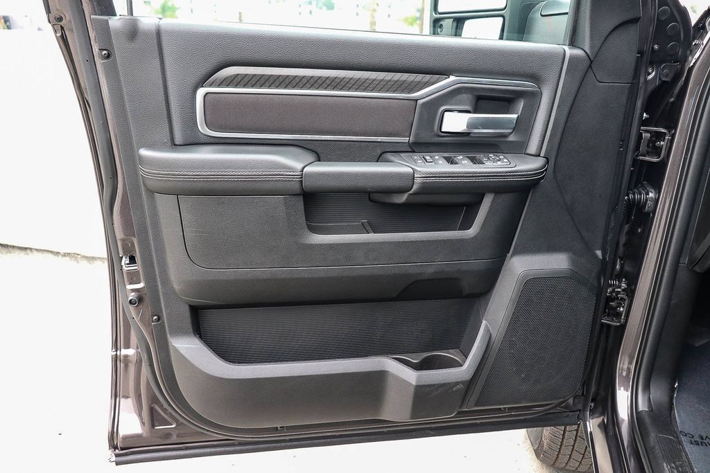 New 2026 RAM 3500 Big Horn AWD/4WD image 24