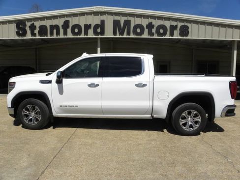 Used 2025 GMC Sierra 1500 SLT image 1