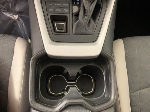 Used 2019 Toyota RAV4 XLE w/ Convenience Package image 26