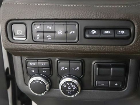 Used 2021 GMC Yukon Denali w/ Denali Premium Package image 47