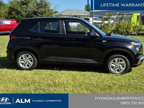 New 2026 Hyundai Venue SE FWD image 5