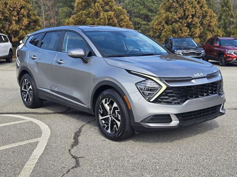 Certified 2024 Kia Sportage EX image 3