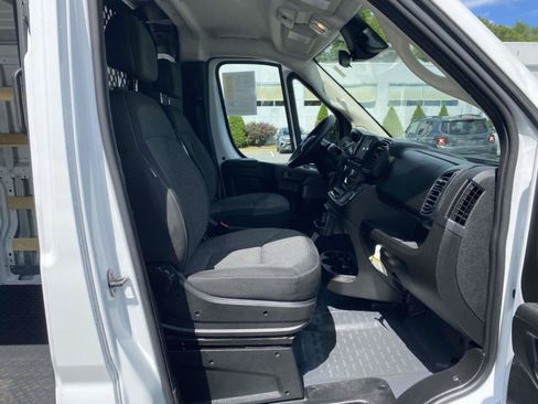 Used 2025 RAM ProMaster 2500 w/ U-Haul Equipment Group FWD image 26