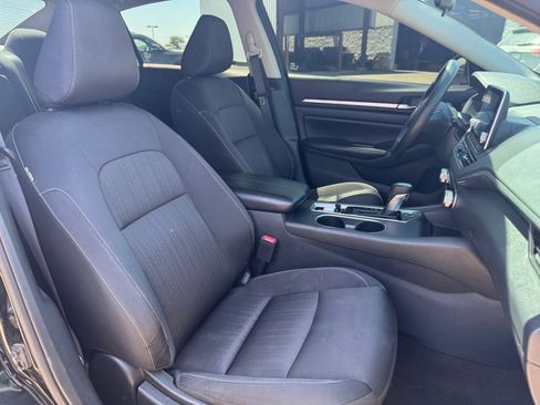 Used 2022 Nissan Altima 2.5 SV FWD image 29