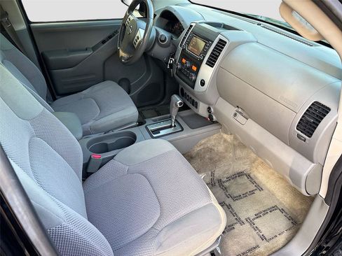Used 2018 Nissan Frontier SV w/ Value Truck Package RWD image 27