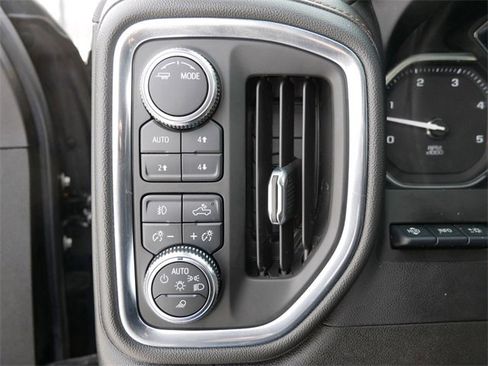 Used 2023 GMC Sierra 2500 AT4 w/ AT4 Premium Plus Package image 16