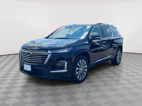 Used 2023 Chevrolet Traverse Premier AWD/4WD image 3