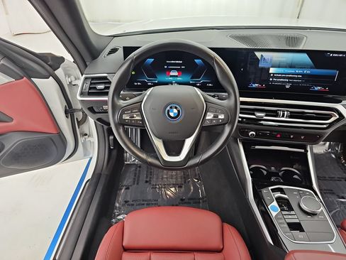 Used 2023 BMW i4 eDrive35 RWD image 25