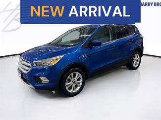 Used 2017 Ford Escape SE w/ SE Cold Weather Package video 1