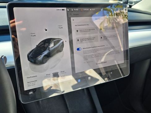 Used 2024 Tesla Model Y Long Range image 19