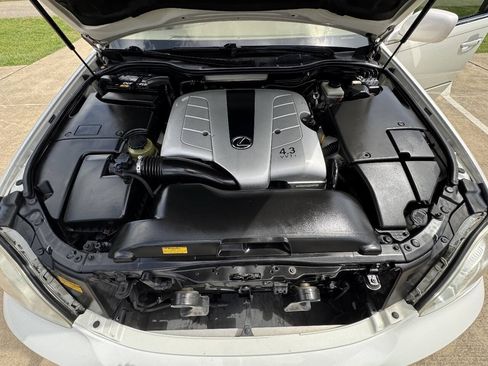 Used 2004 Lexus LS 430 RWD image 26