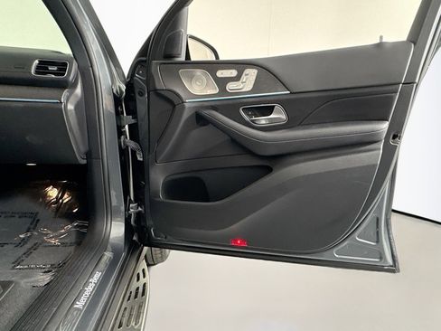 Used 2022 Mercedes-Benz GLS 580 4MATIC image 25