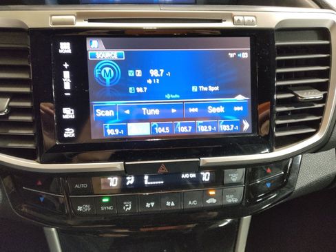 Used 2017 Honda Accord EX-L image 25