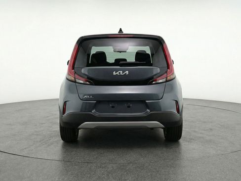 Used 2025 Kia Soul LX w/ LX Technology Package FWD image 7