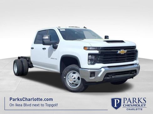 New 2026 Chevrolet Silverado 3500 LT w/ Ambulance/Fire/Rescue Package AWD/4WD image 1