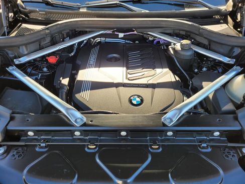 Used 2022 BMW X5 xDrive40i w/ Premium Package image 11